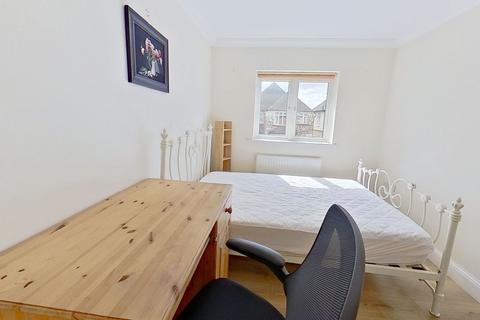 1 bedroom in a house share to rent, Stocton Road, Guildford