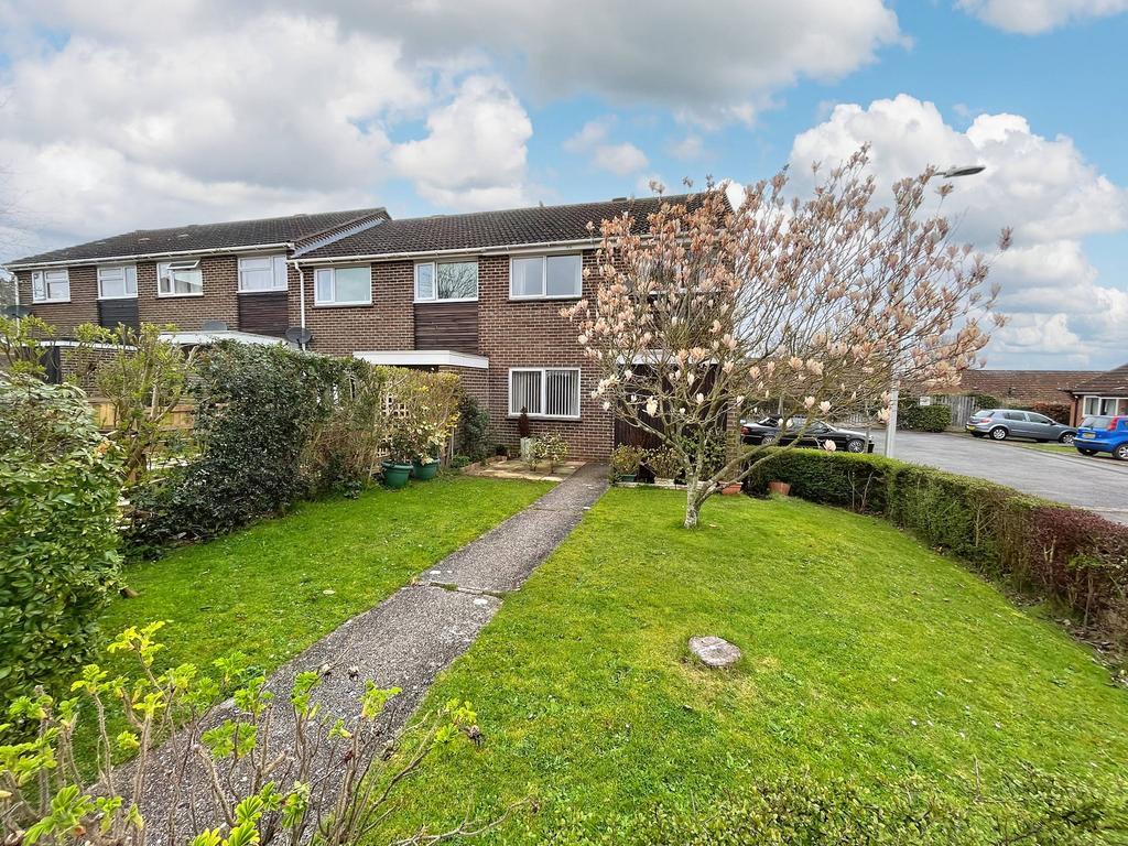 York Road, Hungerford RG17 3 bed end of terrace house for sale £312,500