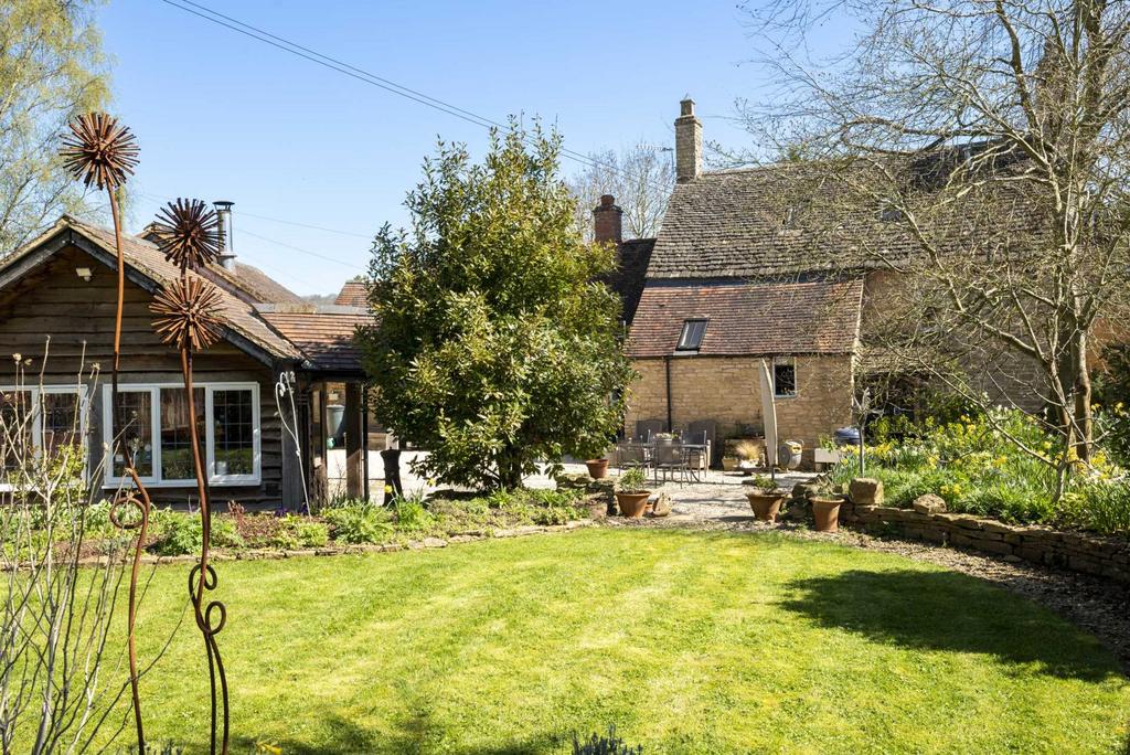 The Old Smithy, Long Compton 4 bed cottage for sale £800,000