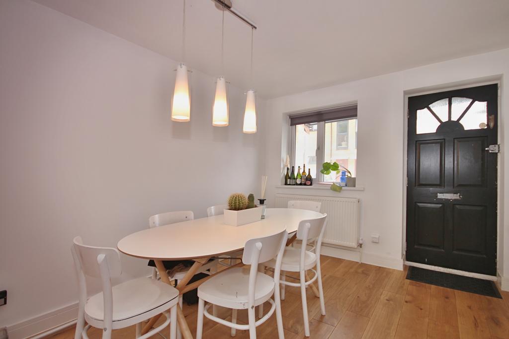 John Maurice Close, Elephant and Castle SE17 4 bed terraced house £