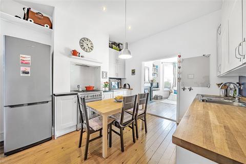 16 Harefield Road, London, N8 8QY