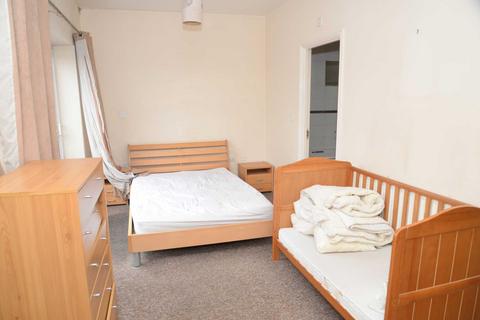 75 Miles Drive, London, SE28 0NE