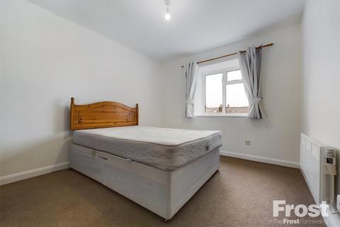 1 bedroom property to rent, Edgell Road, Staines-upon-Thames, Surrey, TW18