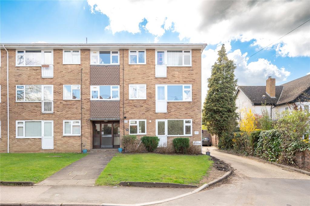 Cumberland Court, Carlisle Avenue, St. Albans, Hertfordshire 1 bed flat