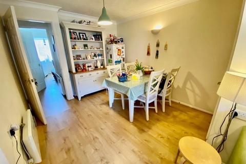 13 Rossignol Gardens, Carshalton, SM5 2ED