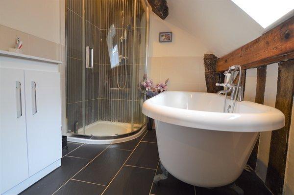 Bath &amp; shower room