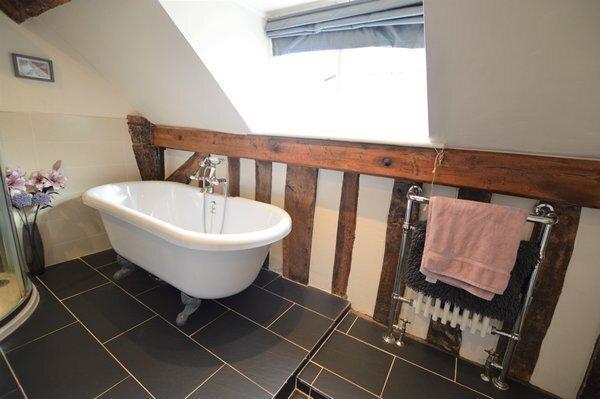 Bath &amp; shower room