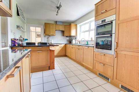 7 Bicton Road, Swindon, SN25 4TU