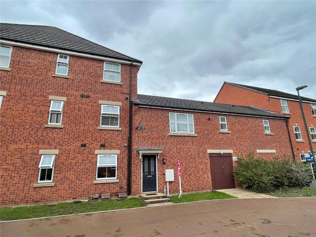 Snitterfield Drive, Shirley... 2 bed apartment £975 pcm (£225 pw)