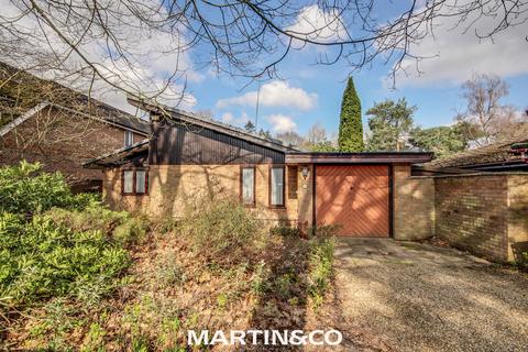 4 bedroom detached bungalow for sale, Finchampstead Road, Finchampstead