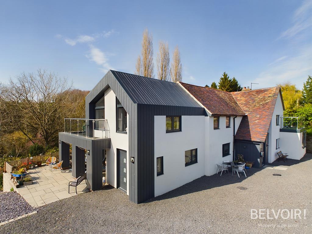 4 Cound Moor, Cound, Shrewsbury, SY5 5 bed detached house for sale £