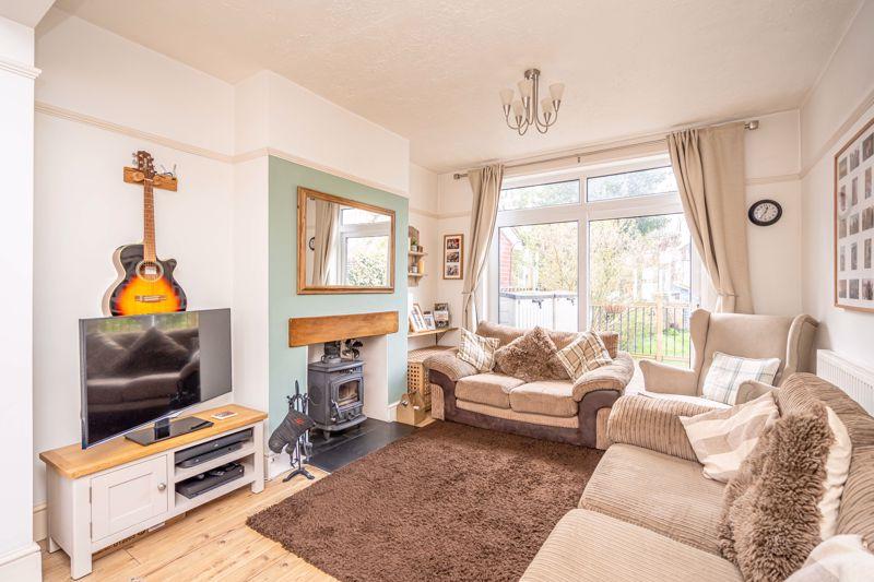 Burland Avenue, Claregate, Wolverhampton 3 bed semidetached house for