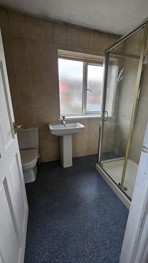 20240607 091829.jpg Bathroom