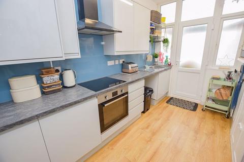 1 East Grove Road, Exeter, EX2 4LX