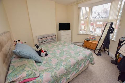 1 East Grove Road, Exeter, EX2 4LX