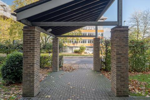 2 bedroom apartment for sale, REDUCED FOR A QUICK SALE - Harlands Road, Haywards Heath
