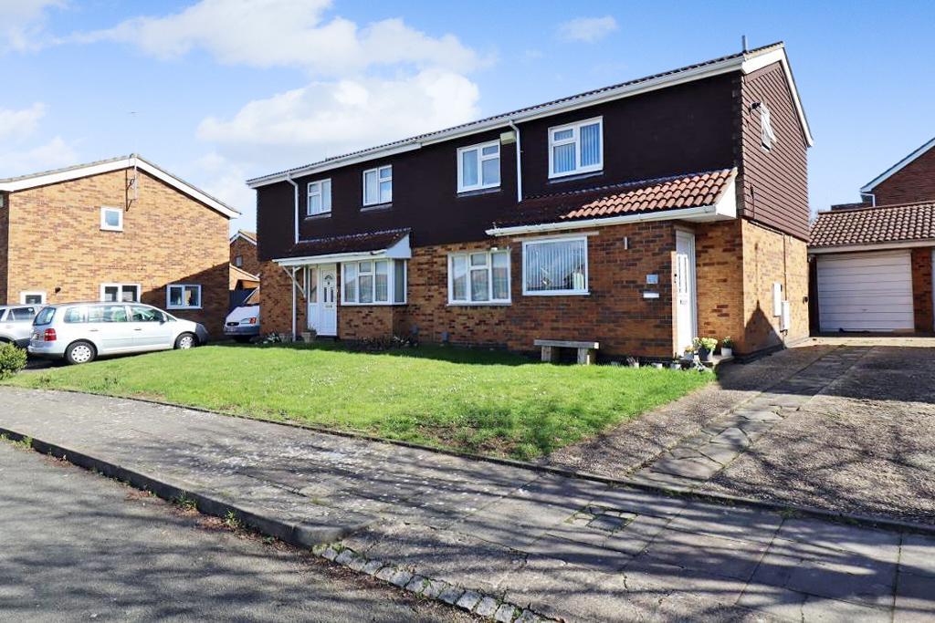 Shanklin Close, Bramingham, Luton, Bedfordshire, LU3 3UH 3 bed semi