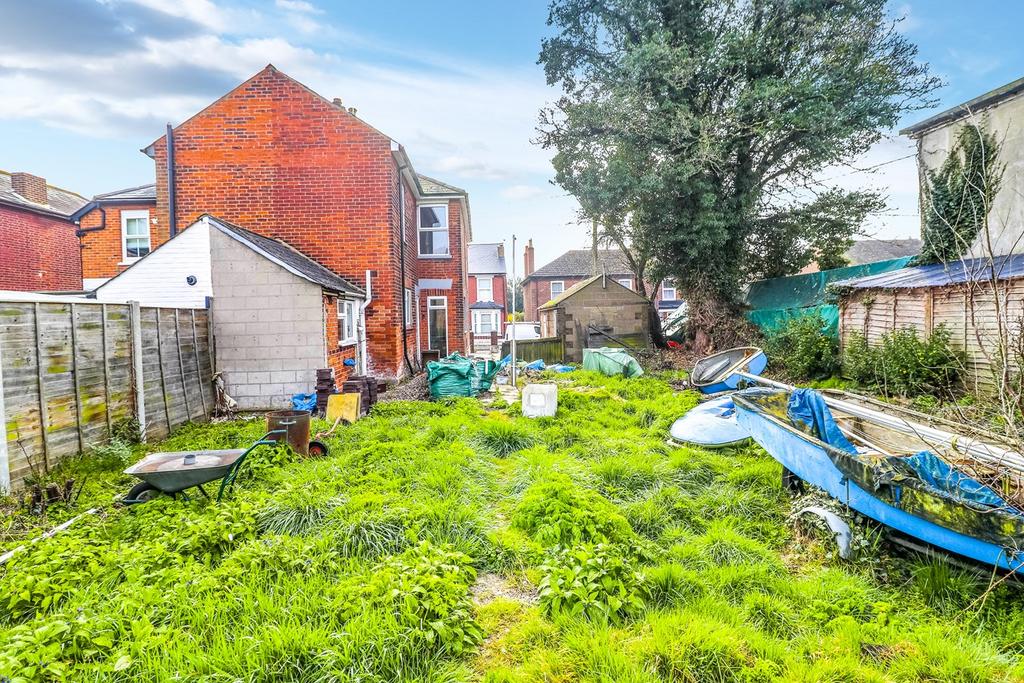 Tower Street, Brightlingsea, Colchester, CO7 3 bed semidetached house