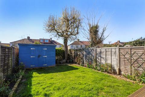 25 Seward Road, London, W7 2JS