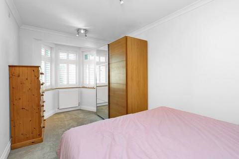 25 Seward Road, London, W7 2JS