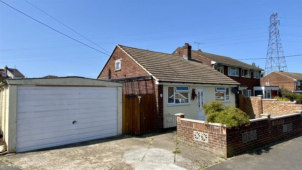 Apple Close, Snodland, ME6 5JP 2 bed detached bungalow for sale £325,000
