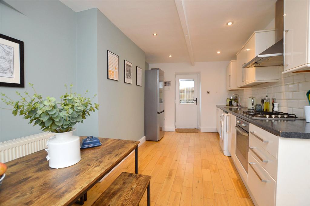 Foxholes Lane, Calverley, Pudsey, West Yorkshire 2 bed terraced house