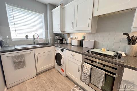 47 Cobham Close, Enfield, EN1 3SD