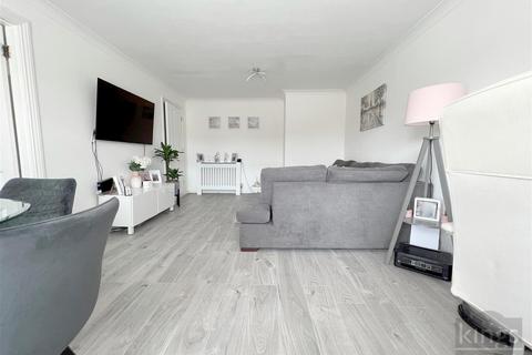 47 Cobham Close, Enfield, EN1 3SD
