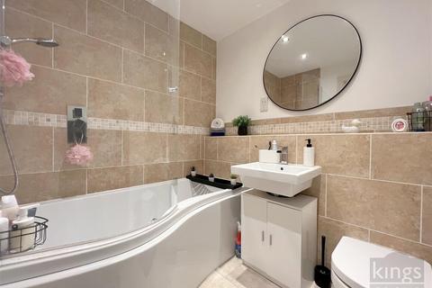 47 Cobham Close, Enfield, EN1 3SD