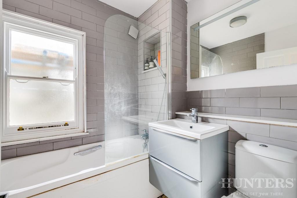 27, Old School Court, Drapers Road, London, N17 6 L