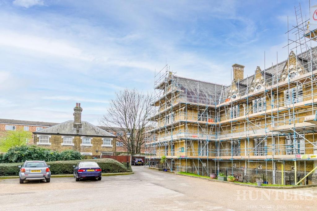27, Old School Court, Drapers Road, London, N17 6 L