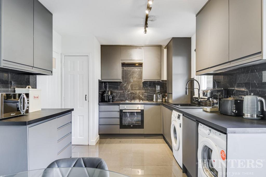 27, Old School Court, Drapers Road, London, N17 6 L