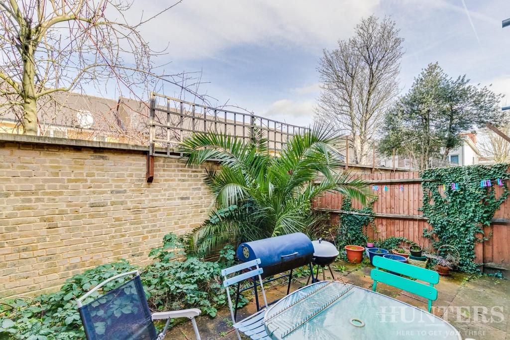 27, Old School Court, Drapers Road, London, N17 6 L