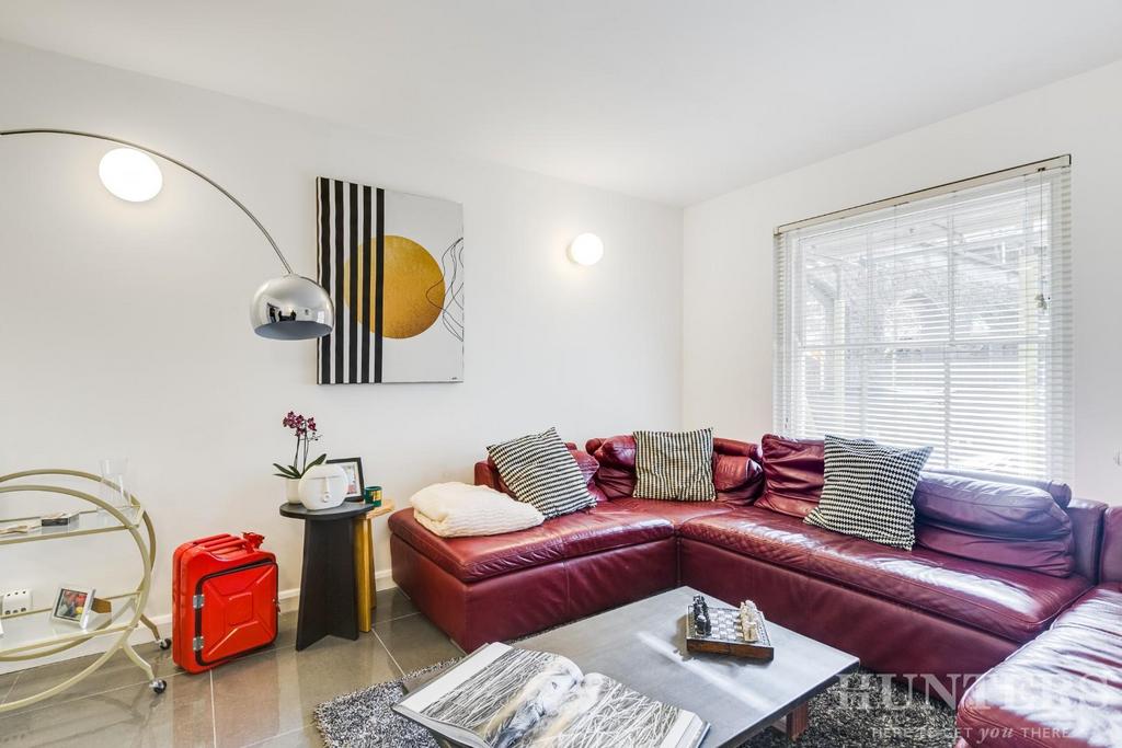 27, Old School Court, Drapers Road, London, N17 6 L