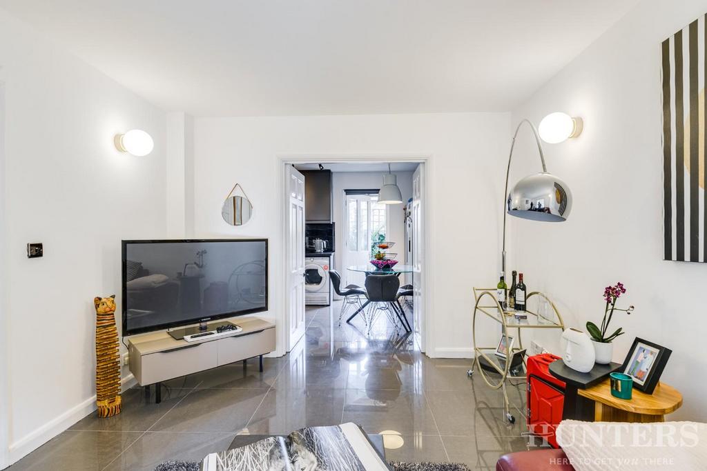 27, Old School Court, Drapers Road, London, N17 6 L