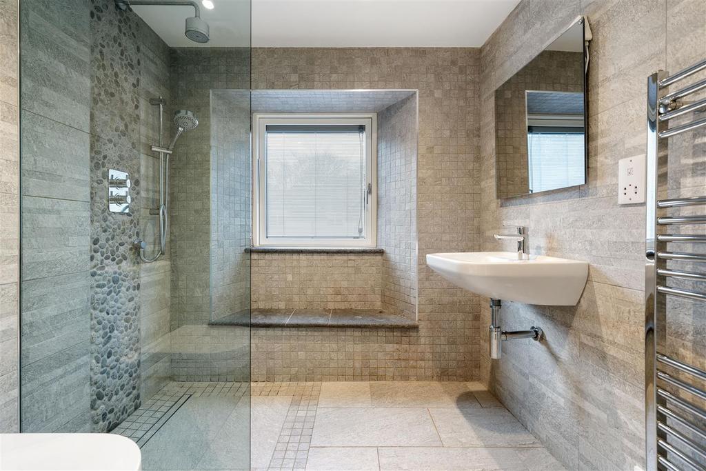 Ensuite.jpg
