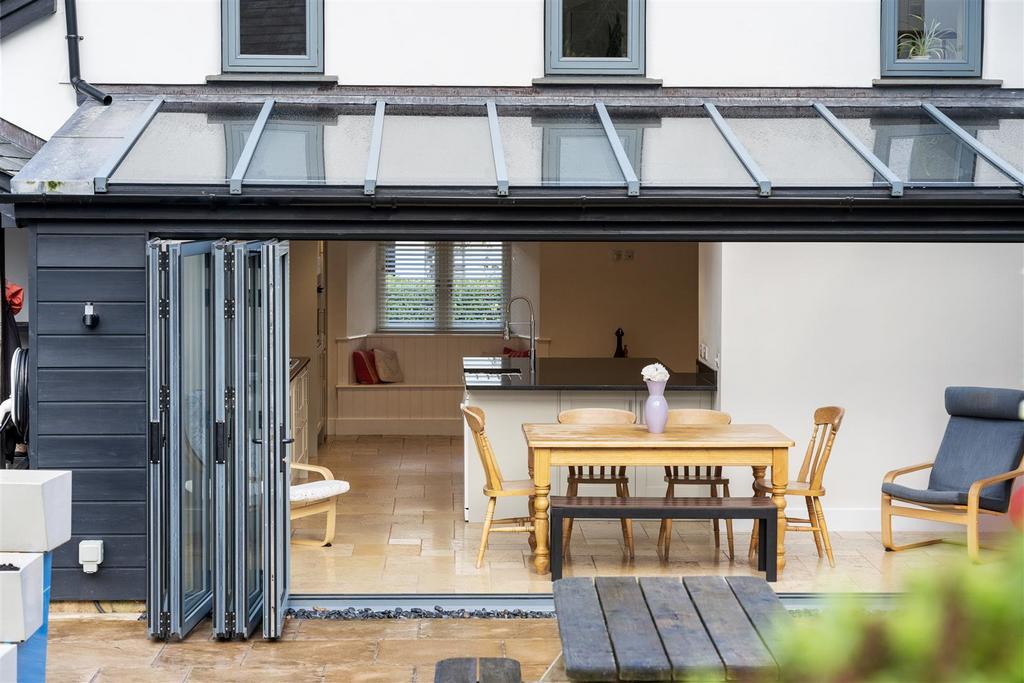 Bi folds.jpg