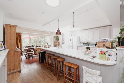 23 Worple Road, Epsom, KT18 5EP