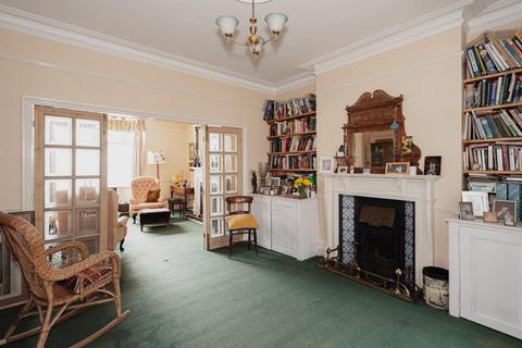 23 Worple Road, Epsom, KT18 5EP