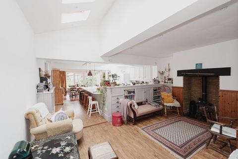 23 Worple Road, Epsom, KT18 5EP