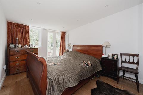 23 Worple Road, Epsom, KT18 5EP