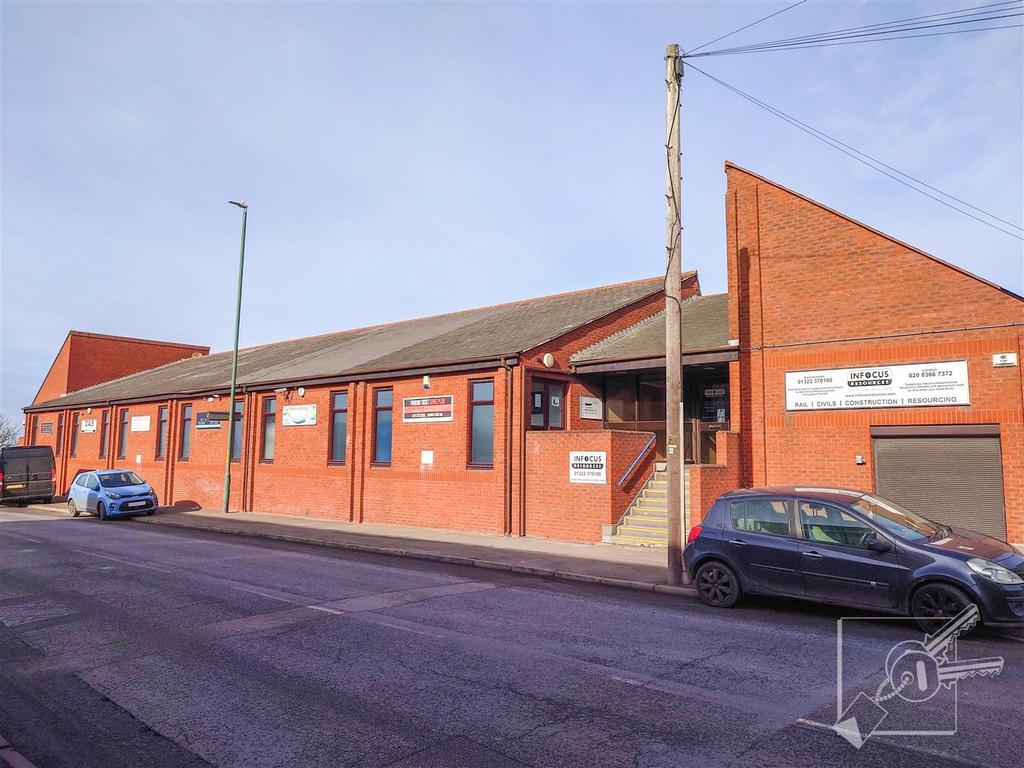 17 London Road, Office £2,083 pcm (£481 pw)