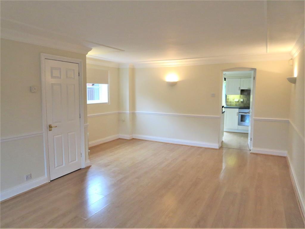 Hilmanton, Lower Earley, Reading, RG6... 3 bed link detached house £