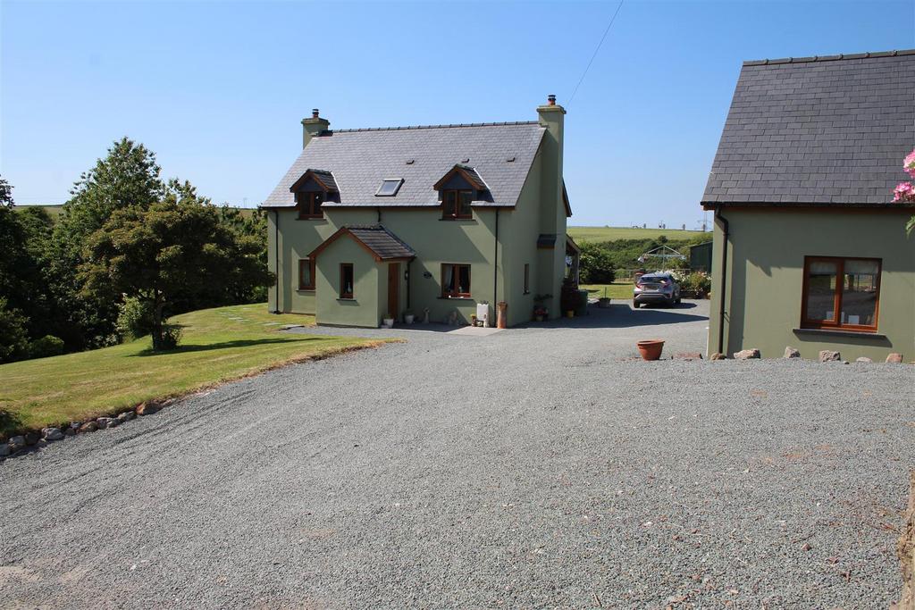 Goldborough Road, Hundleton, Pembroke 3 bed detached house for sale £