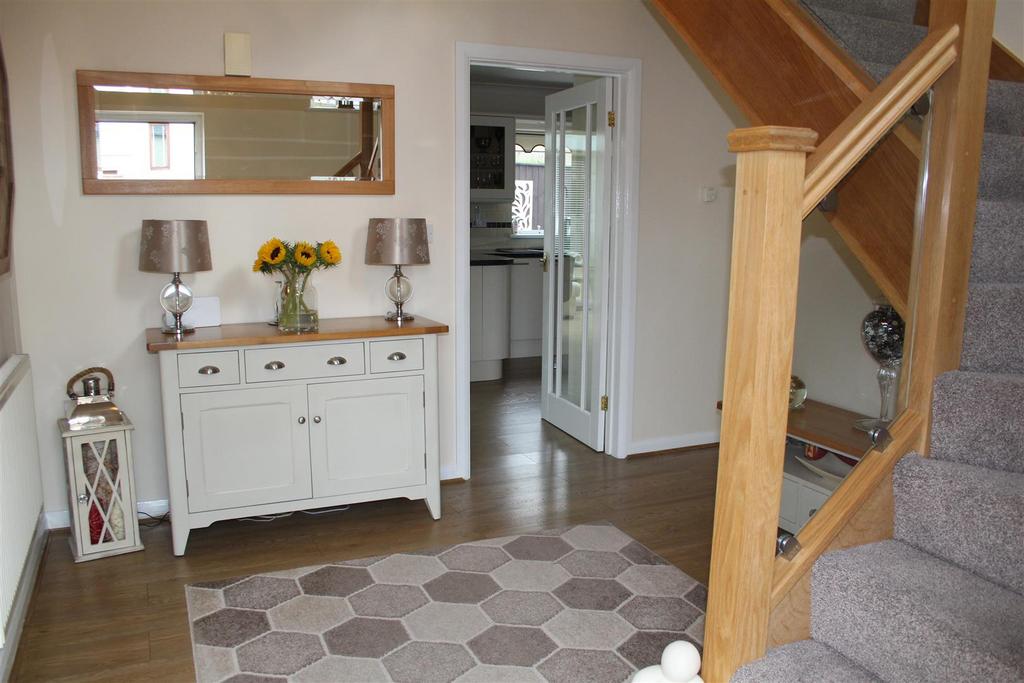 Beech Tree Gardens, Haverfordwest 5 bed detached house for sale £399,000