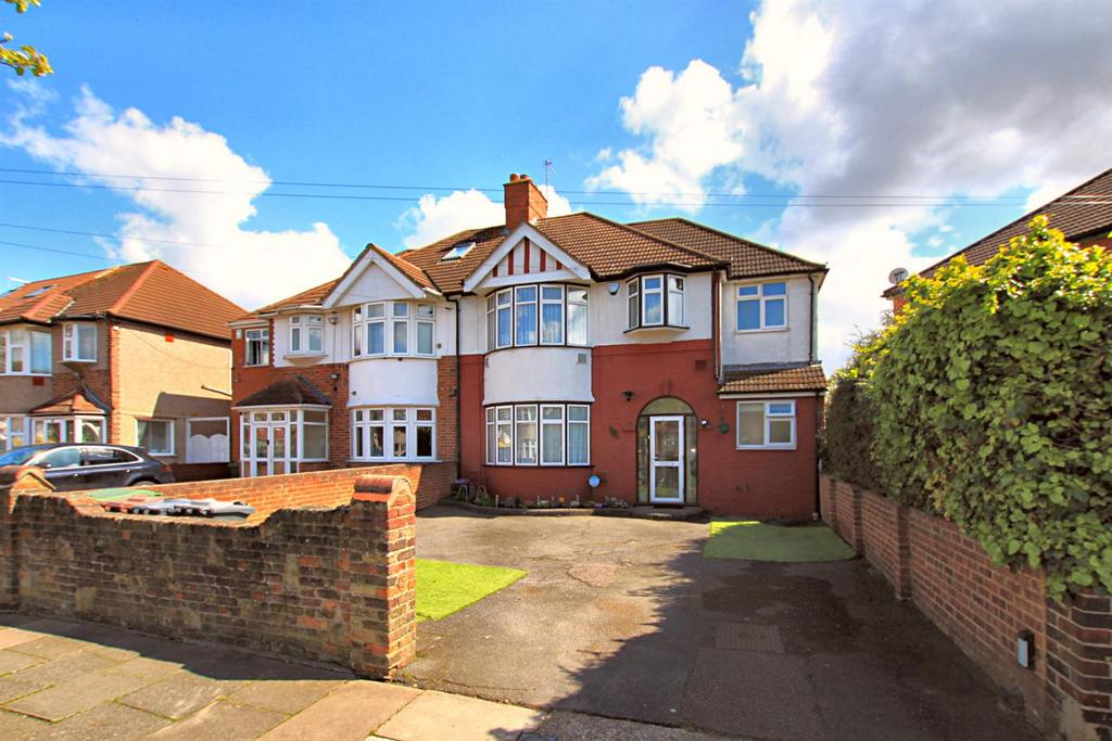 Burns Way, Heston TW5 4 bed semidetached house for sale £770,000