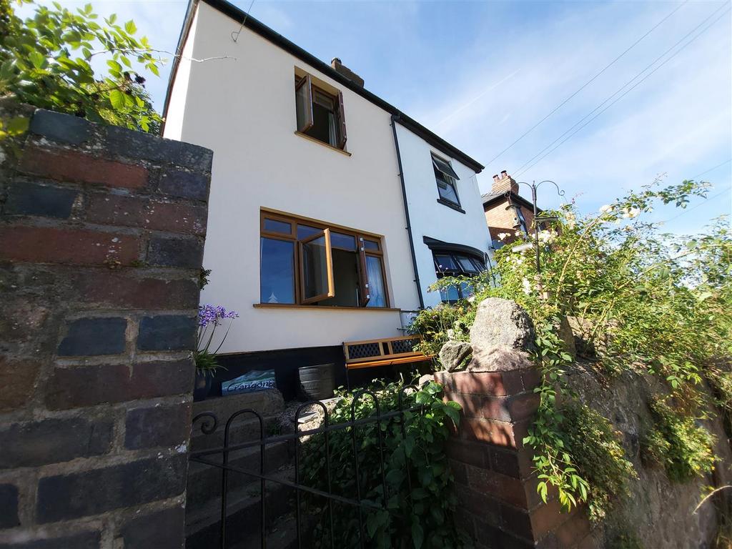 Old Wyche Road, Malvern WR14 3 bed semidetached house £270,000