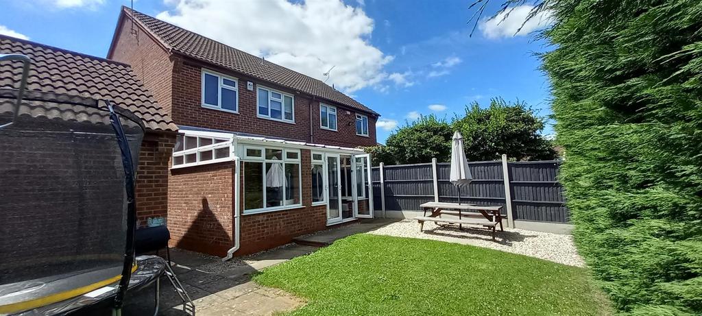 Hollywell Homes Estate Agent, Powderham Avenue, Wo
