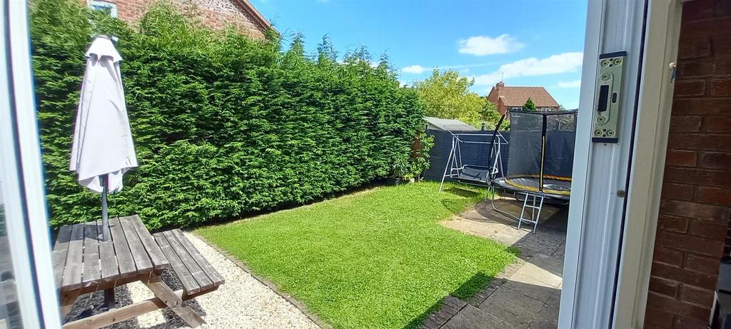 Hollywell Homes Estate Agent, Powderham Avenue, Wo