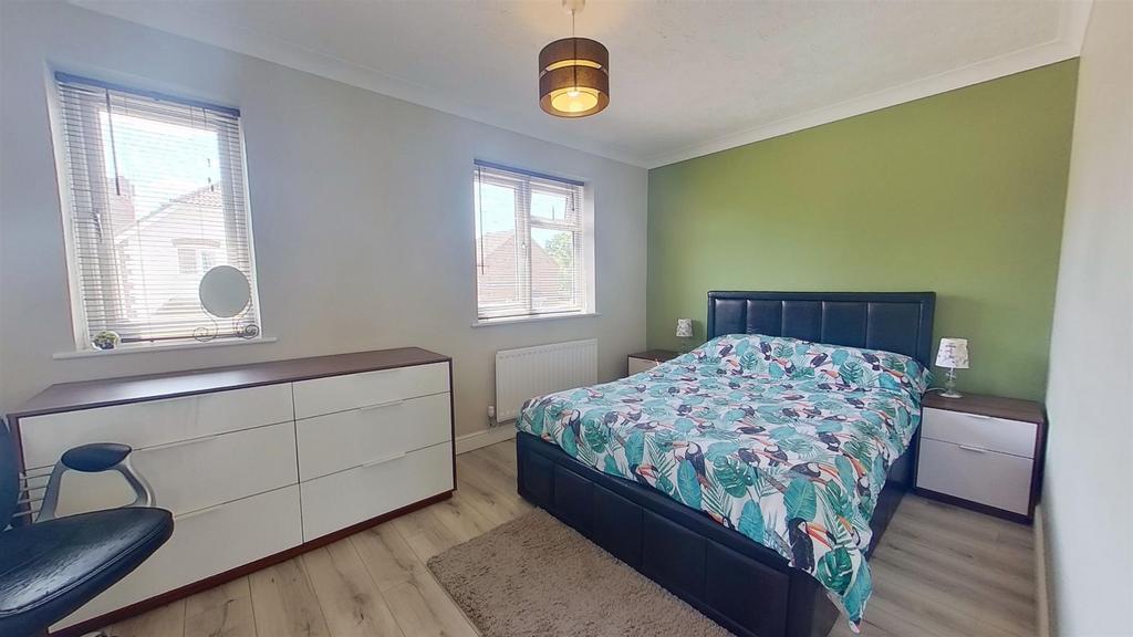 Hollywell Homes Estate Agent, Powderham Avenue, Wo